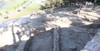 Yumuktepeden Tarih Fışkırıyor