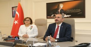 Fatma Şahin Bakan Gülü Ağırladı