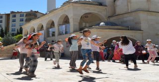 Çocuklar Bu Geleneği Çok Sevdi