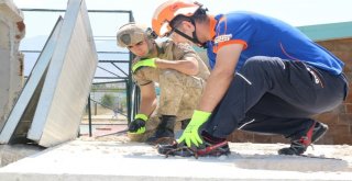 Jandarma Ve Afad Ekibinden Nefes Kesen Tatbikat