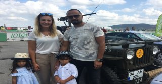 30 Ağustos Zafer Bayramında Klasik Otomobilcilerin Zafer Turu Havadan Görüntülendi