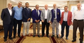 Başkan Sekmen, Osmanlı Kriket Kulübü Başkanı Salıeyi Ağırladı