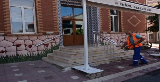 İnönüde Camiler Ve Park Bahçeler İlaçlanıyor