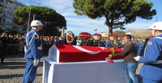 İzmir Şehidini Uğurladı