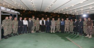 Tayinleri Çıkan Komutanlar Onuruna Veda Yemeği Verildi