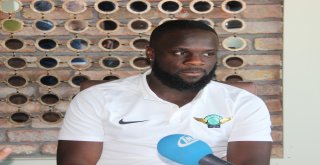 (Özel Haber) Elvis Manu: “Süper Ligde Futbolcu Olabilmek İçin Savaşmanız Gerekiyor”