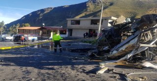Ekvadorda Otobüs Kazası: 23 Ölü, 14 Yaralı