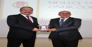 Gazetecilikte 30 Yılını Aşmış Meslek Mensupları Ödüllendirildi