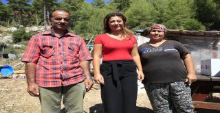 590 Lirayla 4 Çocuk Okutmaya Çalışan Babaya, Başkanın Eşinden Yardım Eli