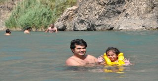 (Özel) Terörle Gündeme Gelen Bestler Dereler, Antalya Plajlarını Aratmıyor