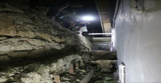 Kaçarken Duvardan Düşen Kurbanlık 3 Saatte Kurtarıldı