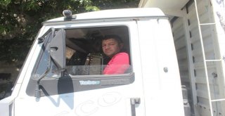 Dolarlarınızı Bozdurun Çağrısına Aracını Devlete Bağışlayarak Destek Verdi