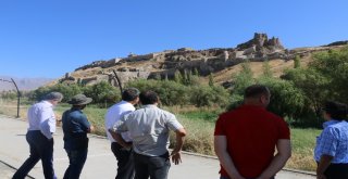 Van Tso Heyetinden Kazı Ekibine Ziyaret