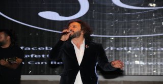 Akşehirde Fettah Can Konseri