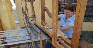 Türkiyenin Değişik İllerinden Gelen Dokumacılar Hünerlerini Sergiledi