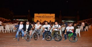 Gediz Tarhana Festivalinde Bisiklet Show Ve Halk Konseri