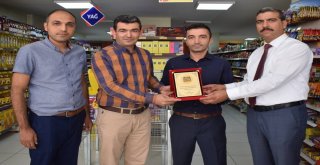 Örnek Esnaflara Plaket