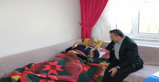 Başkan Tutal, Hastaları Evinde Ziyaret Etmeyi Sürdürüyor