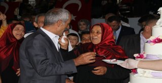 Kaçarak Evlenen 8 Çift 40 Yıl Sonra Düğün Yaptı