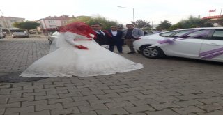 Gelin Ve Damattan Örnek Davranış