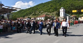 Şehzadeler Belediyesi Ayvaz Dede Şenliklerine Katıldı