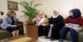 Şahin, Küçük Efline Sahip Çıktı