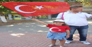 Aşırı Sıcak Zafer Bayramı Törenine İlgiyi Azalttı