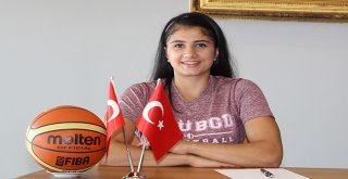 Hatay Büyükşehir Merve Aydınla Sözleşme Yeniledi