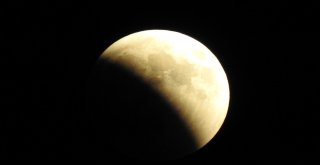 Manisada Kanlı Ay Tutulması Böyle Görüntülendi