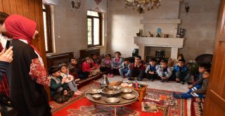 Adıyaman Üniversitesinde Masaldan Kuklaya Etkinliği Düzenlendi