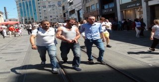 (Özel) Taksim Meydanında Taciz İddiasına Gözaltı