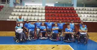 Engelli Basketçiler İzmirde Kampa Girdi