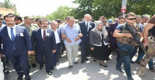 Diyarbakır Şehidi Kahrolsun Pkk Sloganları İle Defnedildi