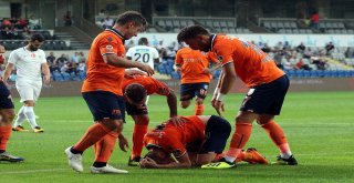 Spor Toto Süper Lig: Başakşehir: 1 - Akhisarspor: 1 (İlk Yarı)