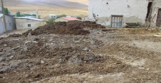 Sivasta Şarbon Şüphesiyle Köyde Panik