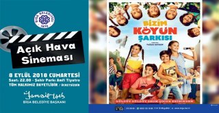 Bigada Açık Hava Sinemasının Son Filmi: Bizim Köyün Şarkısı