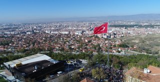Eskişehirin En Yüksek Tepesine Dev Türk Bayrağı