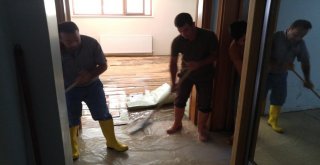 Bolvadinde Selden Etkilenen 320 Evde Çalışma Başlatıldı