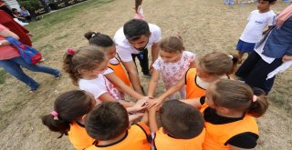 Serdivanda Minikler Geleneksel Sokak Oyunlarının Tadını Çıkarıyor