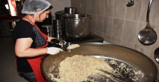 Dost Eli Aşevinden İhtiyaç Sahiplerinin Sofrasına