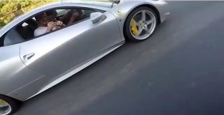 (Özel) Tek Tekerlek Üzerinde Giden Motosikletli, Acun Ilıcalıya Yakalandı