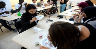 (Özel Haber) Dünyanın Dört Bir Yanından Gelen Öğrenciler Çini Yapmayı Öğrendi