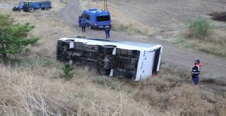 Çankırıda Öğrencileri Taşıyan Servis Devrildi: 20 Yaralı