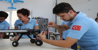 (Özel) Ödüllü Anatolia Aero Design Ekibi Savunma Sanayine Hazırlanıyor