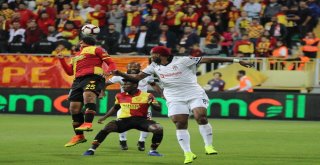 Spor Toto Süper Lig: Göztepe: 0 - Beşiktaş: 0 (İlk Yarı)