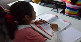 Veliler Bahçeye, Çocuklar Derse