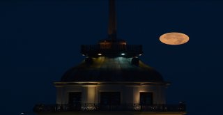 İstanbuldan Fotoğraflarla Kanlı Ay Tutulması