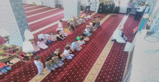 Cami Miniklerin Sesleri İle Yankılandı
