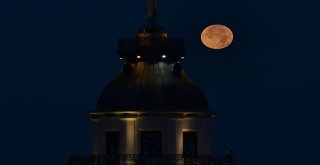 İstanbuldan Fotoğraflarla Kanlı Ay Tutulması