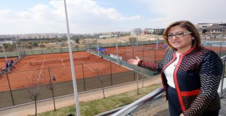 Sporculardan Yeni Tenis Kompleksine Tam Not